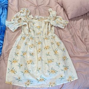 Large woman’s Storia sun dress.. beautiful flowers, lightly lined